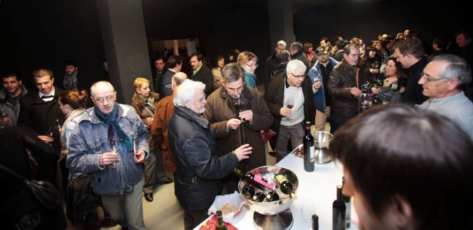 La asociacin de bodegas Provir presenta la aada en la plaza de Abastos de Logroo-11